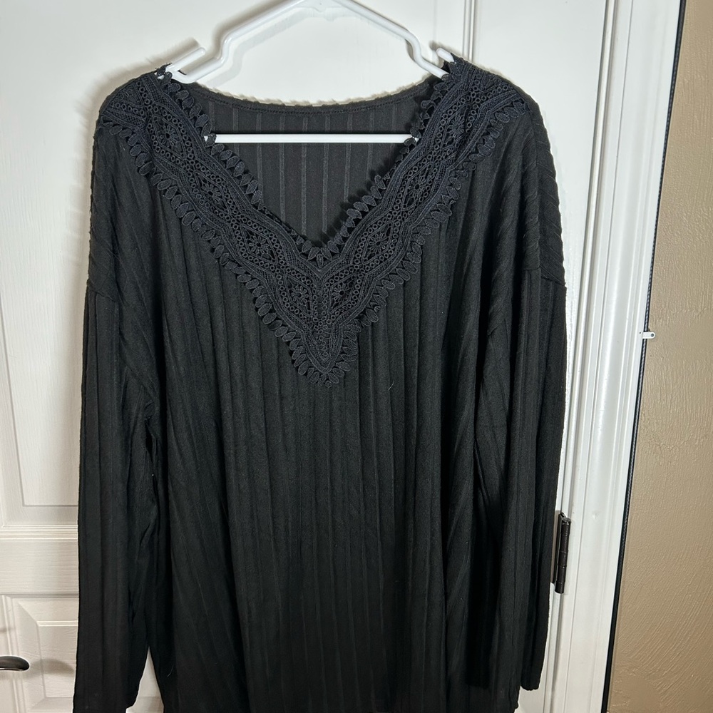 Chic Black Lace V-Neck Long Sleeve Top 2XL